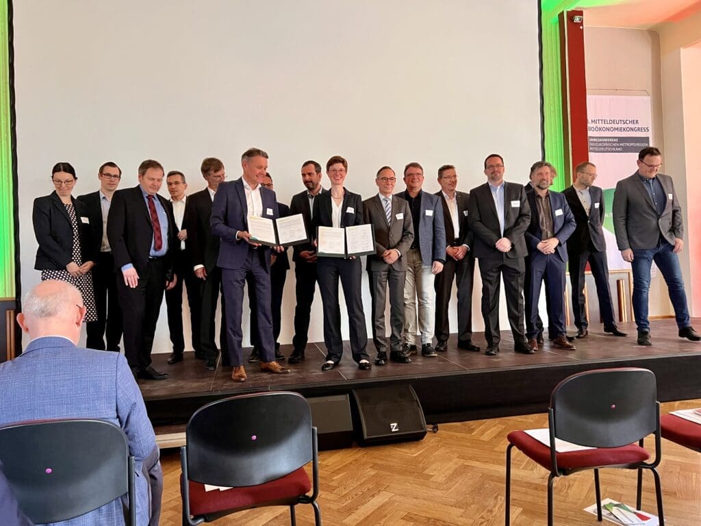 Unterzeichnung einer Absichtserklärung zur Gestaltung der Bioökonomieregion Mitteldeutschland 5 Holzbau Kompetenz Sachsen GmbH – IMG 6802