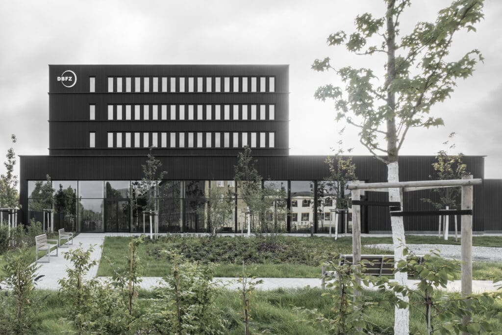 Holzbau Kompetenz Sachsen GmbH – DBFZ SuS1 c Gustav Willeit