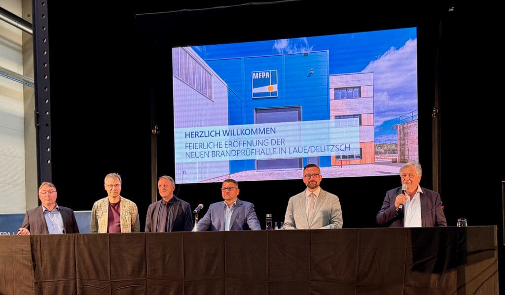 Feierliche Eröffnung der neuen Brandprüfhalle 2 Holzbau Kompetenz Sachsen GmbH – IMG 0846