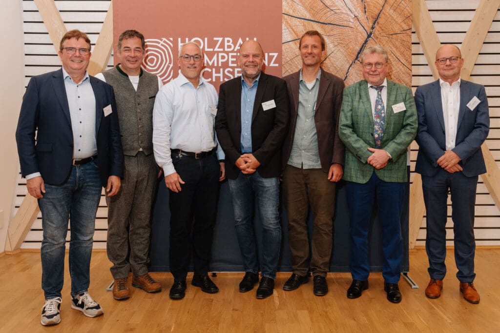Hybrid-Seminar zur neuen Holzbaurichtlinie für die sächsischen Genehmigungsbehörden ein Erfolg 4 Holzbau Kompetenz Sachsen GmbH – HKS 2025 09 05 MHolzbauRL 82