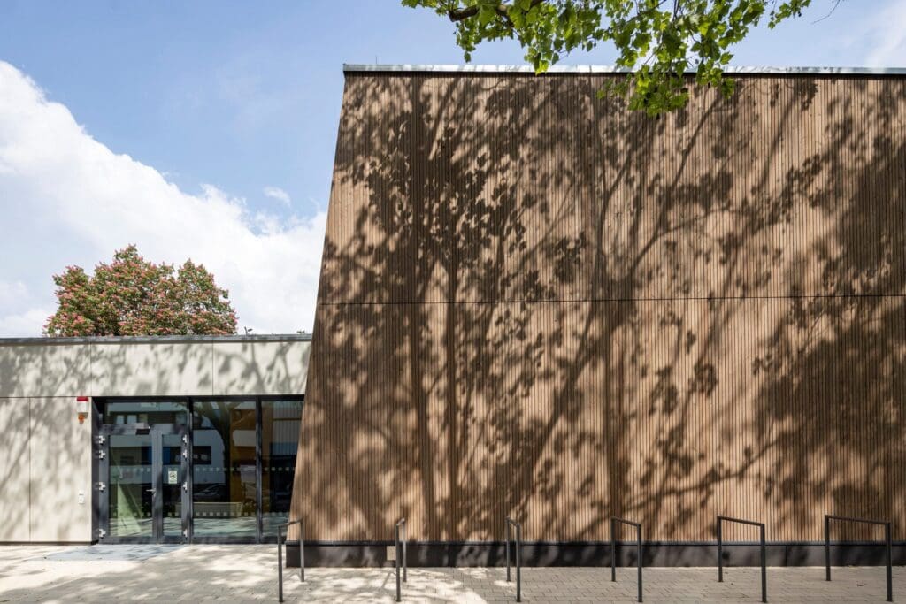 Holzbau Kompetenz Sachsen GmbH &ndash; 98A5593 w scaled 1