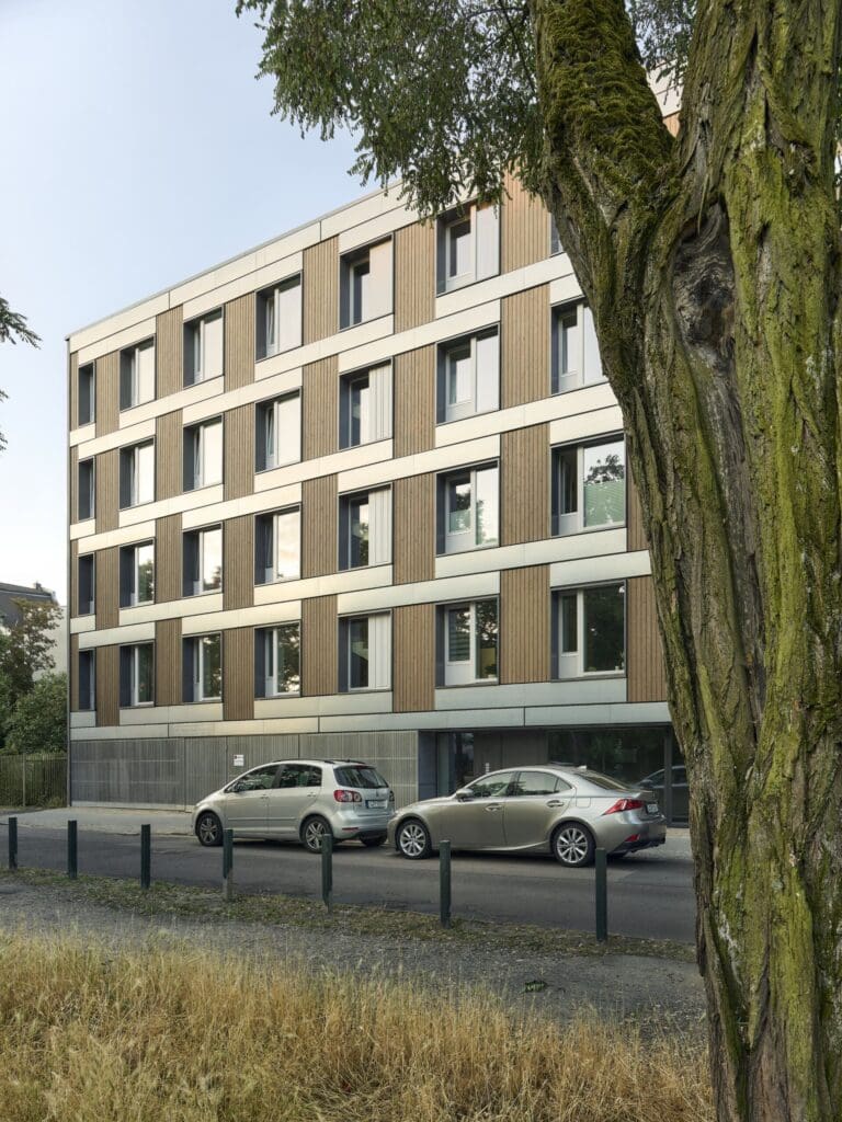 Holzbau Kompetenz Sachsen GmbH &ndash; Leipzig.Schwartze.Aussen 7.2023 54 scaled 1