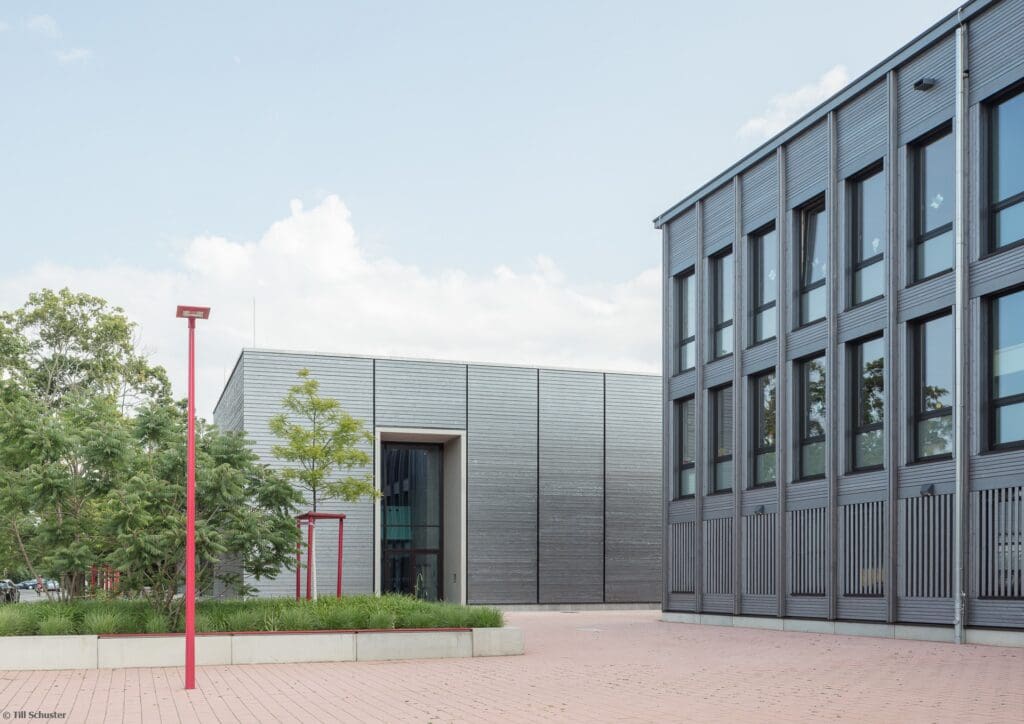 Holzbau Kompetenz Sachsen GmbH &ndash; SH Schilfweg 325 1179 H HD FotoTillSchuster WZ