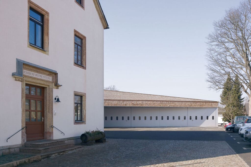 Holzbau Kompetenz Sachsen GmbH – Atelier ST 027 Scharf Geschnitten Werner Huthmacher 1823 2