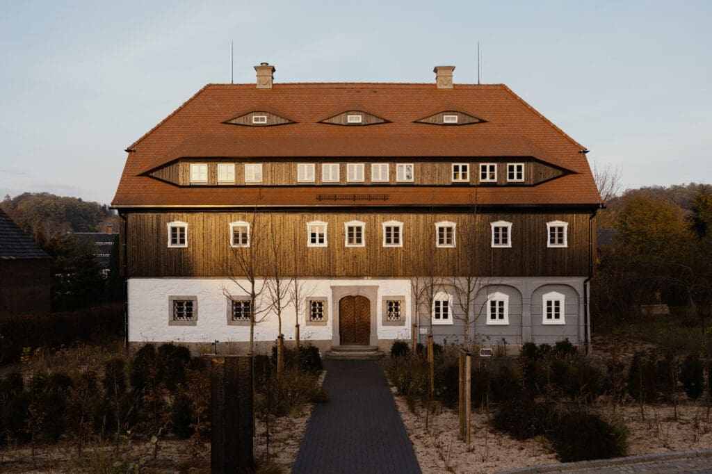 Holzbau Kompetenz Sachsen GmbH – Atelier ST 124 Faktorenhaus Schoenbach Robert Rieger 0210